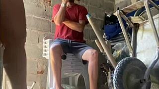 Renting a small room in São Paulo, I had to give it to the owner because I'm broke.