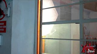 Damn, delivery guy with huge cock destroys boss's wife's tight hole!