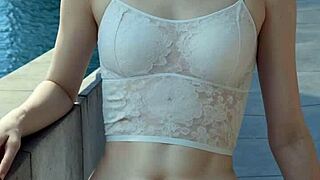 Ever seen a cute model in lingerie at Sydney Opera House? Stunning view awaits!