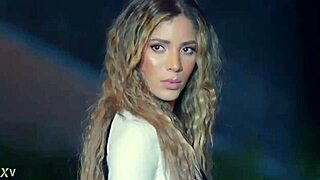 modelo culonasa in bikini showing ass.