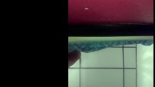 la atrevida a ella le gusta la leche en el sapo hasta adentro y sin condon en mi cuarto