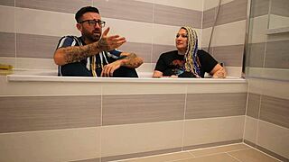 Livie shares bath interview with Frankie