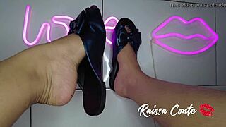 Steirinha azul issa conte makes cock cum with footjob