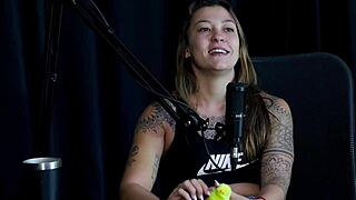 Veja A Entrevista Safada E Cheia De Putaria Com A Flor De Damiana Com Vovô Moai No Porn Cast Brazil - Parte 2 Watch On Sheer Red