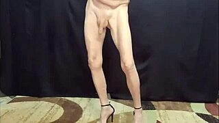 Busy-bottom models leopard skin panties in hd