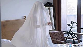 Czech babe is a gorgeous petite 18+ model who doesnt mind to go nude