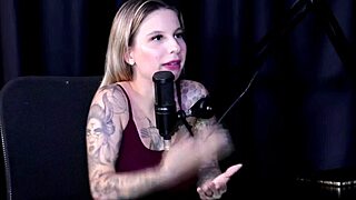 Tem Um Público Misto À Milf Pegou Um Que Brocou E Já Passou Muita Raiva Por Isso Escolhe Suas Batalhas - Just Joana Watch On Sheer Red