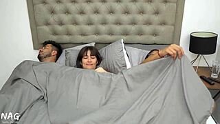 me follo a mi cuñada luego de follar con mi esposa compartiendo cama