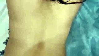 mi vecino viene cuando no está mi esposo y charlamos sobre nuestras vidas