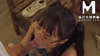 Innocent Young Wen Ruixin Explores 3some Pleasures