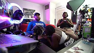 Can you handle two with kittylove and artemixxx?