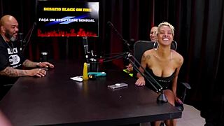 Safada Strips Sensually After Admitting Thick Toy DP Seeking Dwarf For Sucking Sitting Passing