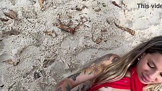 o safado me levou para a praia começou uma putaria e acabei dando meu cu pra ele