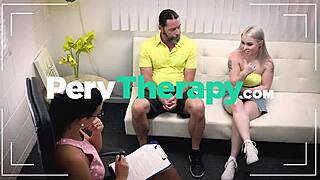 Еј плавушо, хоћеш да прогуташ овај огромни црни курац у колима?