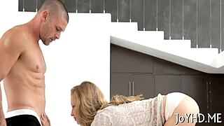 Legal ålder ung 18+ slickar kuk och får fitta knullad 😜