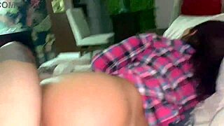 واو، أخذتها كلبياً من الجانب على الأريكة!