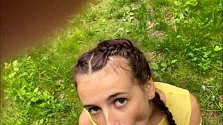 Говоря за ебане на заварената ми сестра в храстите.