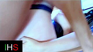 Wow! Fata de alături ia în ambele găuri odată, fund și pizdă bătute tare!