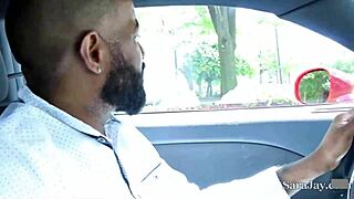 وااو، كوغار صدر كبير سارا جاي تضرب لورين فيليبس بقوة