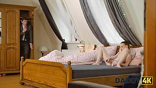 دادي4ك يظهر كيف يبدو البطل الحقيقي مع إغراء تشيكي