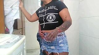 كنت أريد الحديث عن نيك خادمة الجيران مؤخراً