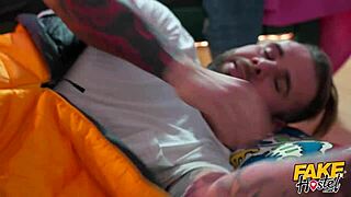 Fake hostel trekant med nytt par och kåt backpacker!