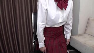 この日本人ティーン18+ベイビー、ハードコアアクションで大活躍！