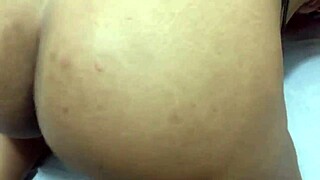 Elasova bleščeča skušnjava me nori, da jo požrem