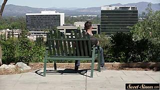 Cewek Kelas Digedor Keras di Dapur dengan Aksi Tabu Intens