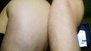 כוס עסיסי מקבלת זיון דוגי סטייל מחובבנים. אוהב את התחת הגדול הזה! 😍