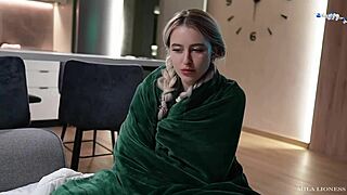 Pelästynyt sisarpuoli lomalla, tiedätkö miten sperma pääsi alushousuihin?