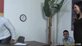 يو، شوف ميغان فوكس تأخذ بي بي سي عملاق في جلسات كاكولد!