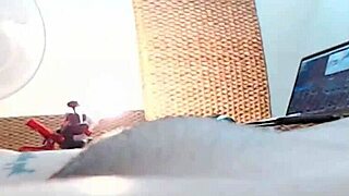 小柄アジアン美女がデカチン彼氏にハメられて泣きながら喘ぐ