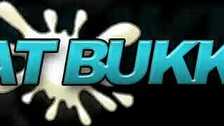 Amatérská blondýnka Porscher bere více facialů v divokém blowbangu!