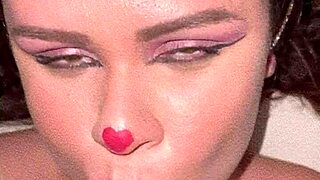 djbrisa coelhinhaのコスプレランジェリーでストリップしてオナニー、巨乳晒して激イキ！