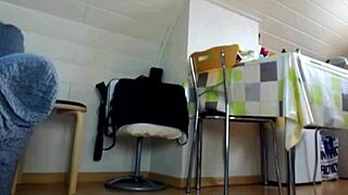 Villi Sexydea leikkii dildolla. Webcam-suihkut varastavat show'n!