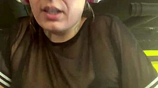 M-Am Dus la Sală Doar în Sutien și M-Am Udat Atât de Tare Că A Picurat pe Picioare