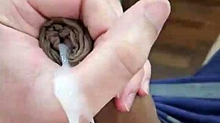 pomalé uvolnění od mladého 18+ twinka v domácím sóle