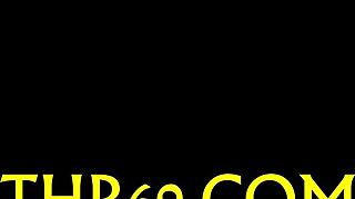 Mój chłopak na twarz dostaje PRZYSMAKOWY PRYSZNIC podczas kąpieli z napaloną europejską dziwką.