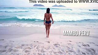 البرازيلية كيندال ديبورا أندrade تُغري عارية في الشارع قبل أكشن شرجي بي بي سي