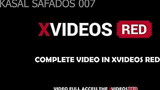 Heftiges Ficken nach der Bar mit massivem Cumshot drinnen, volles rotes Video!