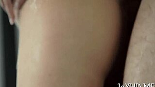 Teen 18+ doxy šalie v hardcore misionári.