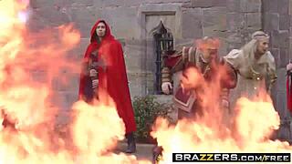 Brazzers ZZ Séria: Peta Jensen a Marc Rose rozohrievajú paródiu Storm of Kings časť 4.