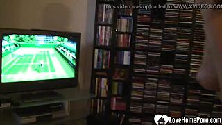 穿丝袜玩骚逼自慰超带劲