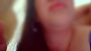 Noč čarovnic je tako divja, ko moje telo hrepeni po vsakem dotiku