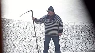 Upozorenje na čudovišta! Lude katoličke časne sestre u divljoj lezbijskoj akciji - xCzech.com