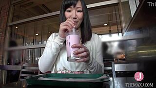 야, 그녀 코트 벗겨서 에로틱 촬영하자?