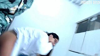 أوه، طبيب النساء وممرضة زوجتي وافقوا على ثلاثي معنا، يا إلهي