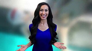 Ei, confira essa futanari gostosa fodendo perto da piscina, chupando e gozando nela