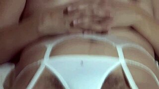 Min chef bad om at se mig onanere i lingerie